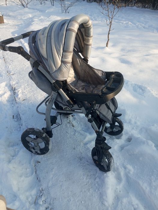 Продам детскую коляску