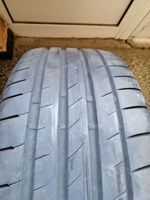 2 броя летни гуми Firestone Firehawk sport.