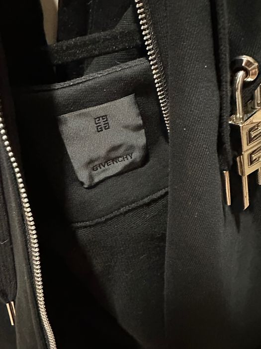 Vând hanorac givenchy L merge și pt M