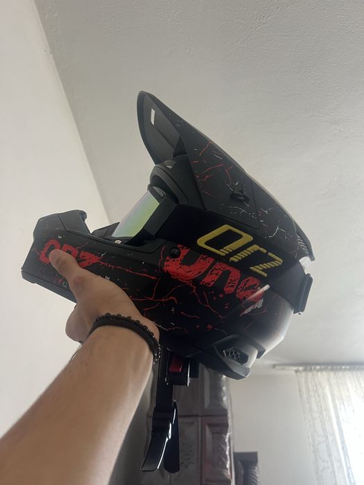 vand casca moto si armura