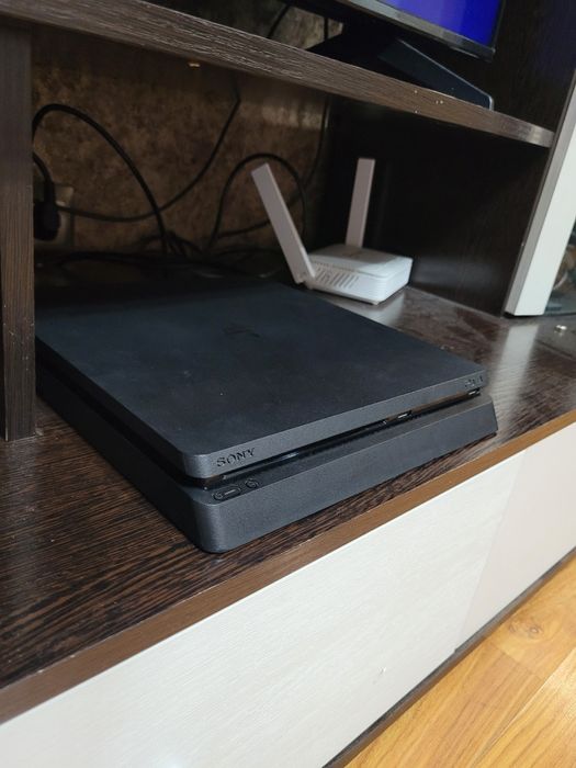 PS4 slim + геймпад