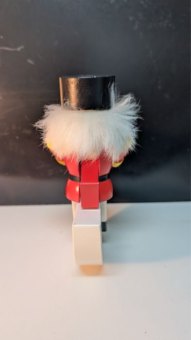 Nutcracker - Spargator de nuci