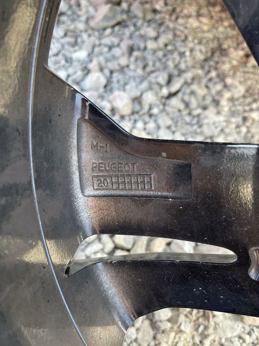 3 бр. Оригинални 17" Peugeot 2008 2021