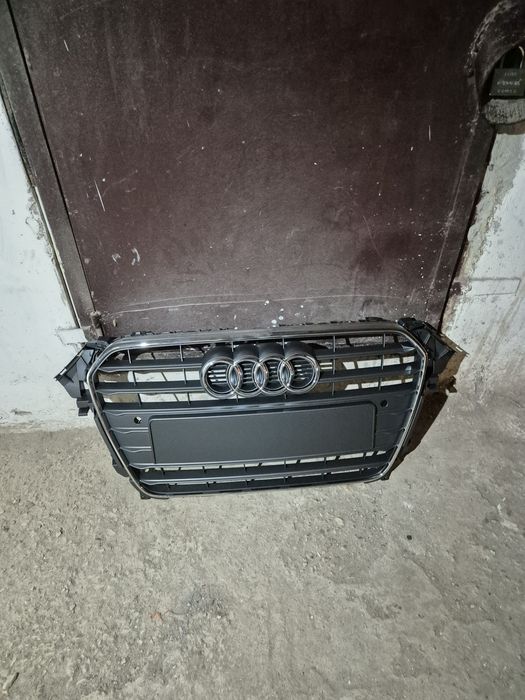 Vand grila fata audi a4 B8,5