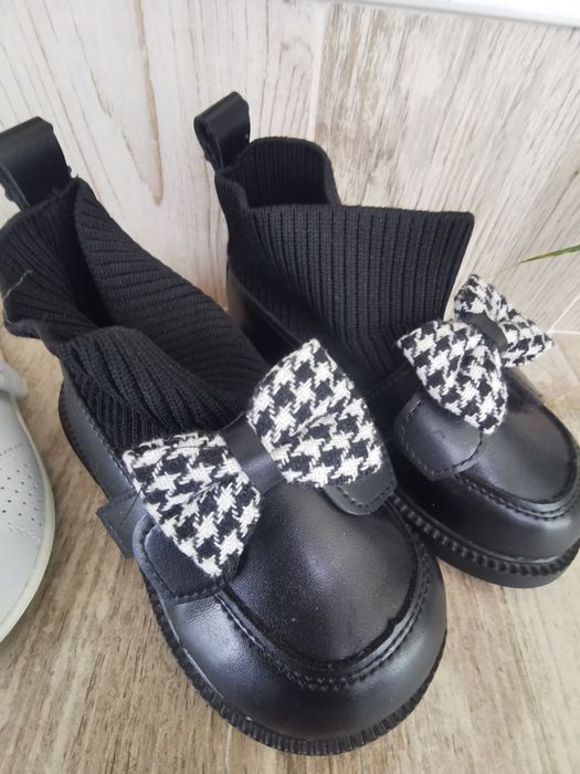 Черни и бели обувчици