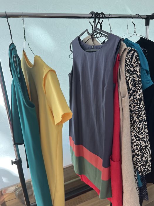 Vand lot 10 rochii Zara