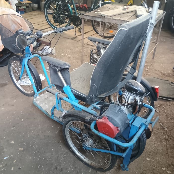 Triciclu pentru persoane cu dizabilități