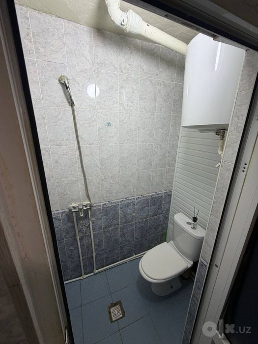 Продается 1 ком. Квартира площадью 30 кв.м. Рядом с Азиз базаром
