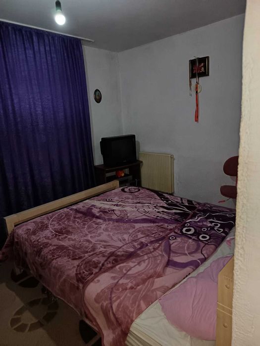 Targu Jiu Debarcader  2 semidecomandate 65000 euro