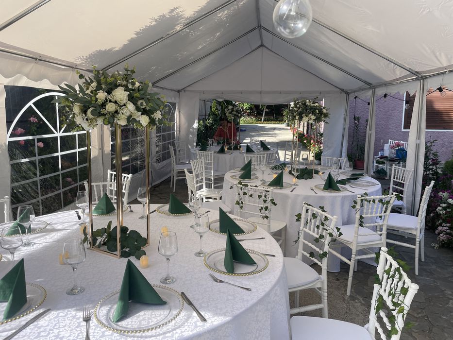 Inchirez cort/corturi compelt echipate, mese, scaune