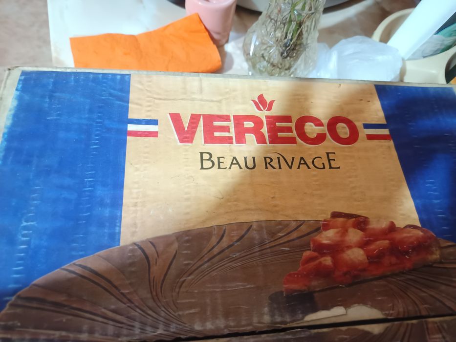 Чиния, поднос за торта