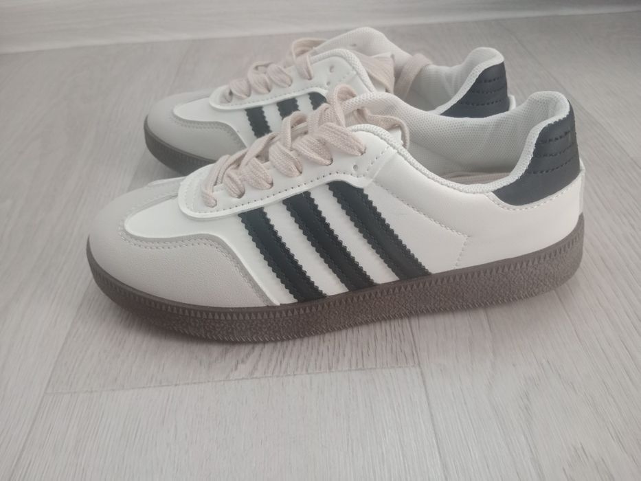 Продам кроссовки