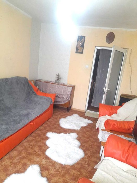 Garsoniera Tiglina 1, la i-uri