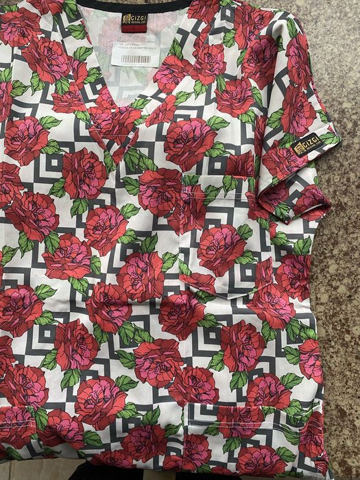 Медицинско облекло панталон с туника и медицинско ортопедично сабо