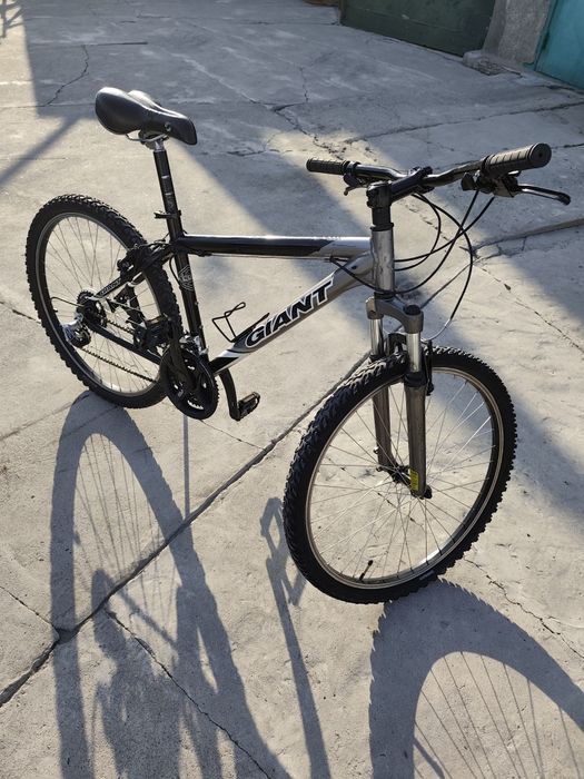Продам велосипед Giant на 26 колёсах