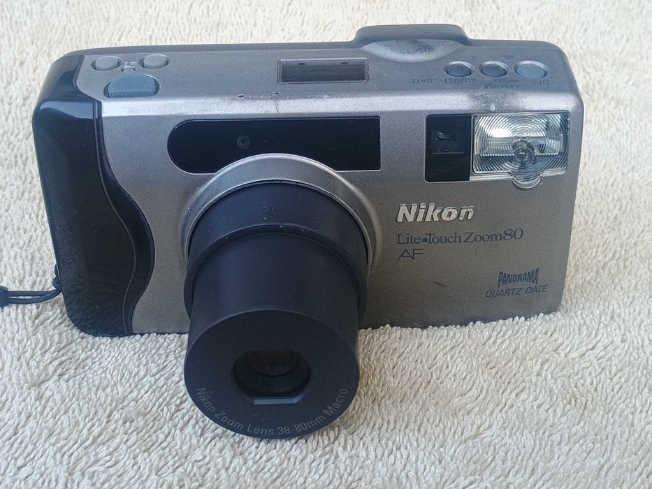 Aparat foto Nikon Litle Touch Zoom80