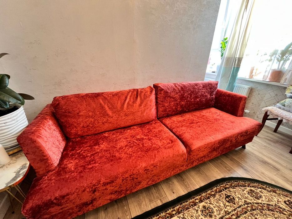 Диван четырехместный