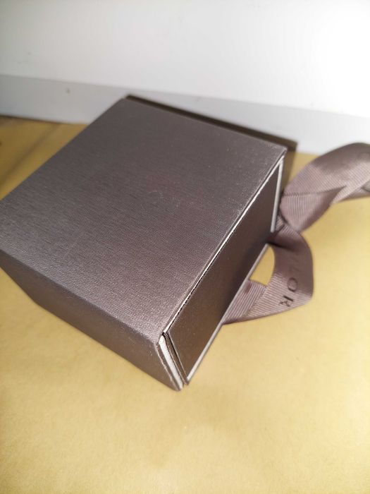 Set bratara si colier plasate cu argint in cutie cadou teilor