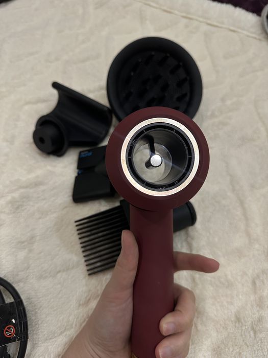 Dyson Airwrap фен.