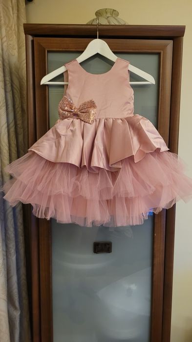 Платье нарядное НОВОЕ доя девочки