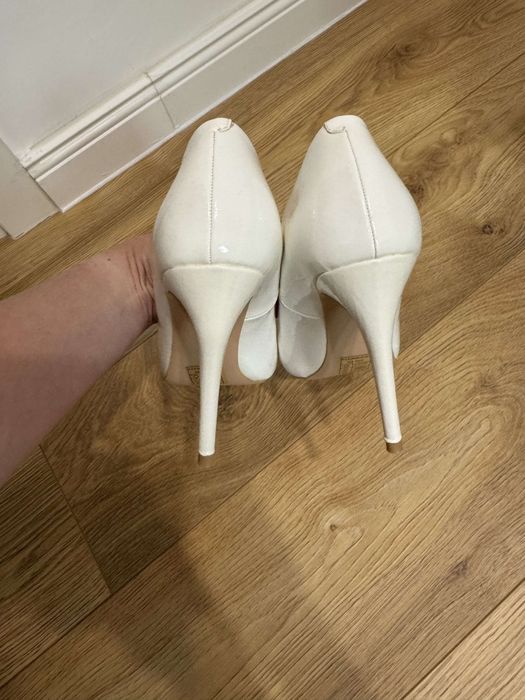 Pantofi decupați cu toc NOI