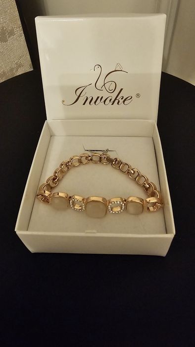 Бижута, гривни guess, детелини