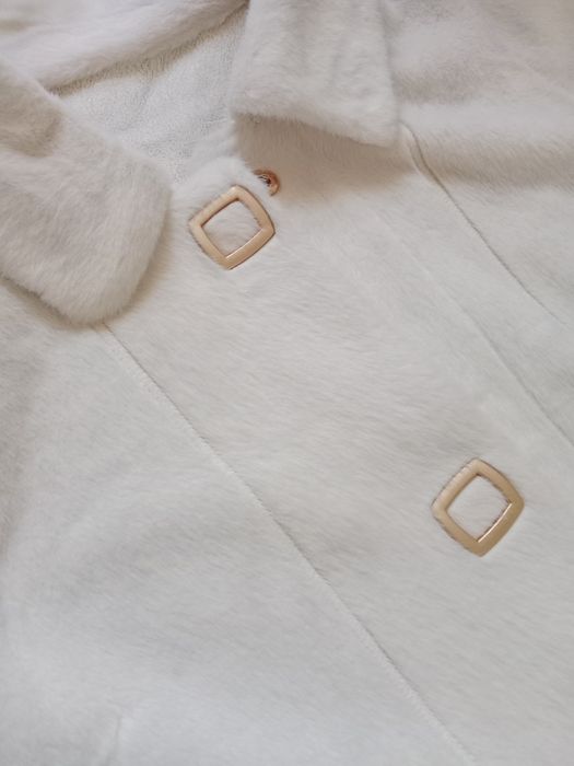 Тонкая дубленка.Пальто женское  .