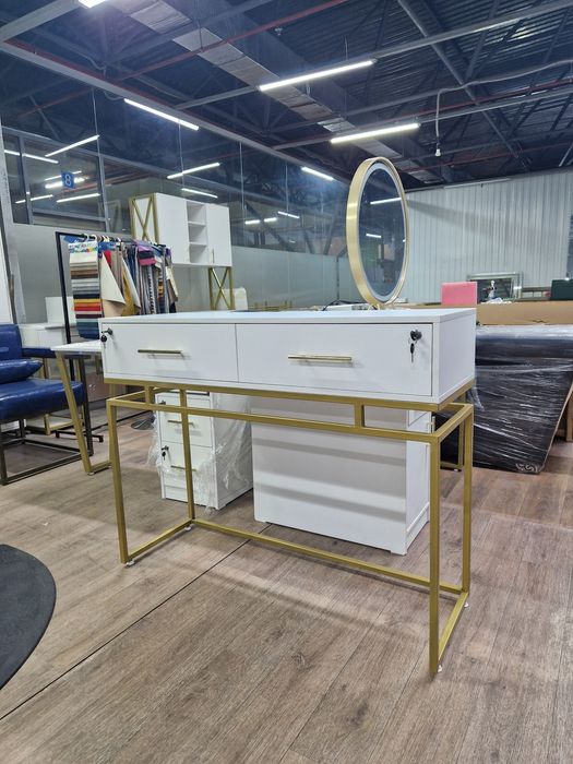 Консоль для салонов красоты