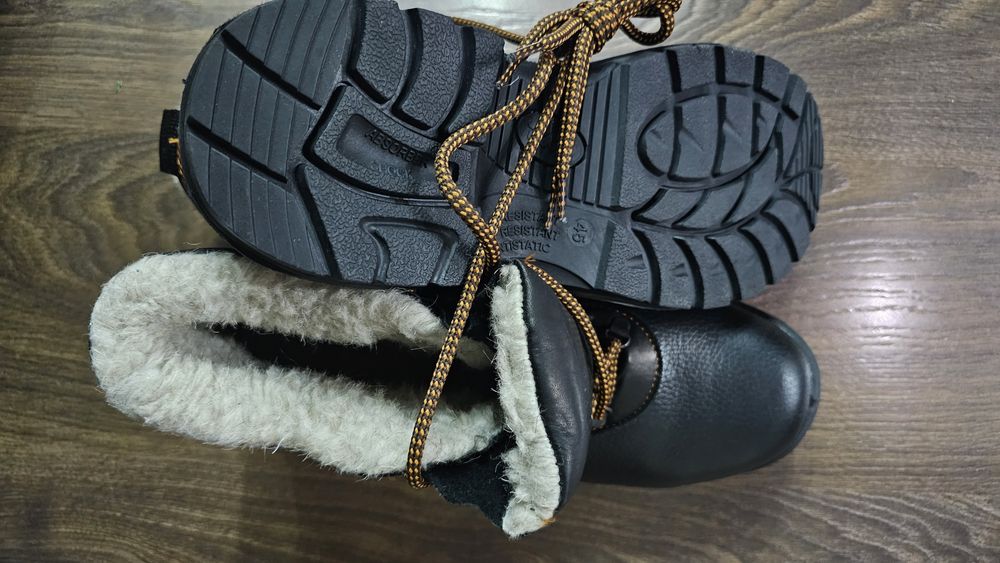 Продаются рабочие ботинки