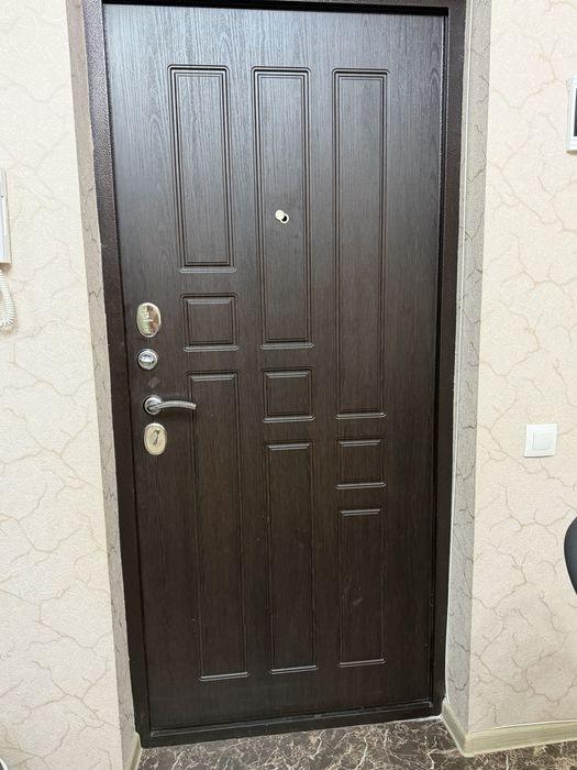 Дверь входная 90