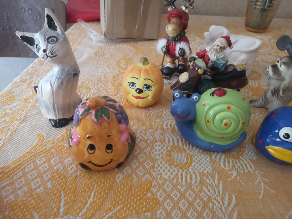 Керамични фигурки и касички