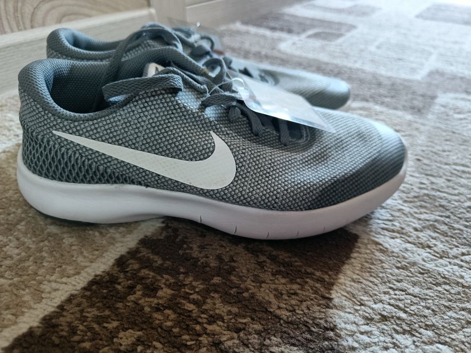 Продам кроссовки Nike оригинал