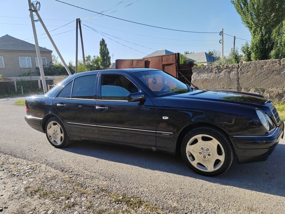 Мерседес Бенз Е320