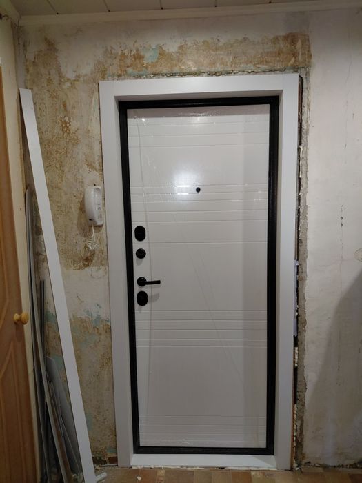 Установка входных дверей