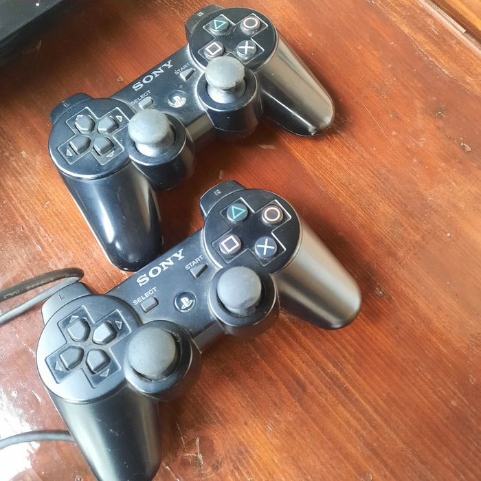 Sony Play Station 3, cu 2 console, 2 microfoane singstar si 6 jocuri