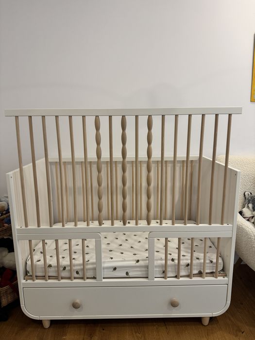 Pat Ikea MYLLRA alb si saltea SKONAST