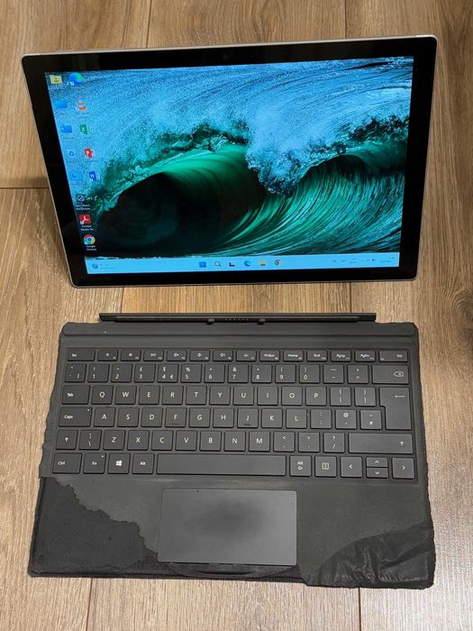 Microsoft Surface Pro 5 i5-7300U/8RAM/256SSD/Intel HD 620/QHD Touch