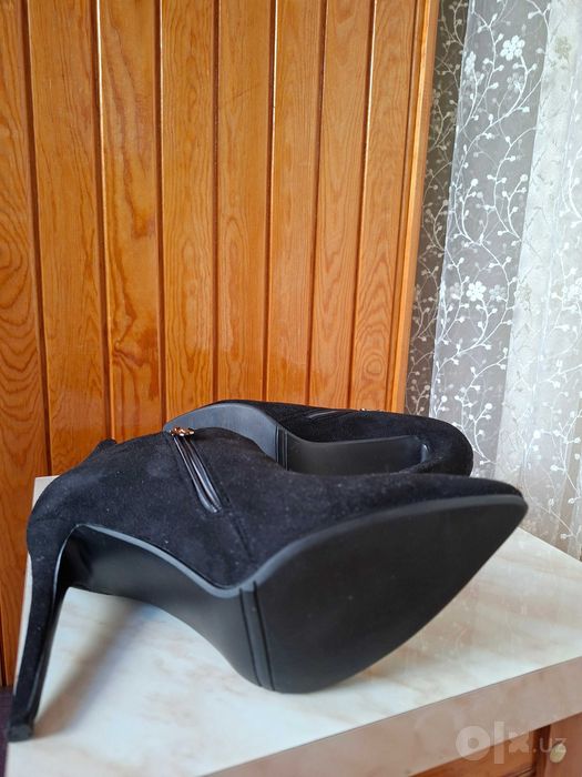 Ботинки - ботильоны , натуральная замша пр-во Турция (40) . Новые.