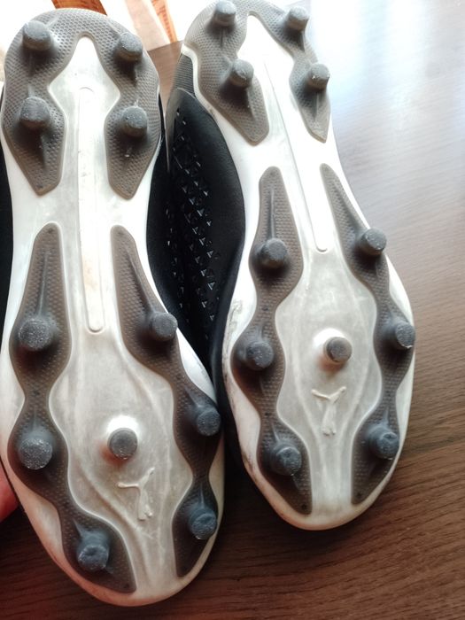 Vând ghete fotbal Puma KING