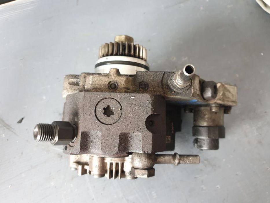 pompa inalta opel vivaro renault laguna 2  laguna 3 megane scenic trafic 2.0 dci m9r 0445010099