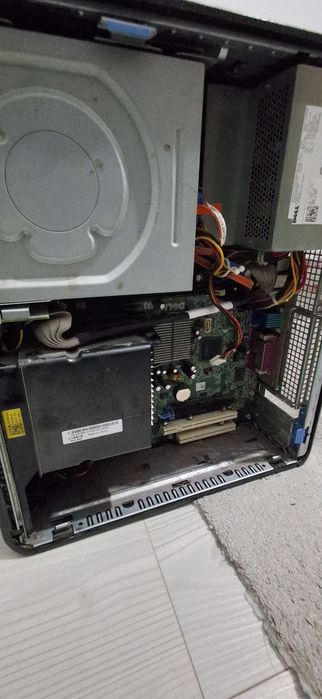 Pc defect vechi pentru piese