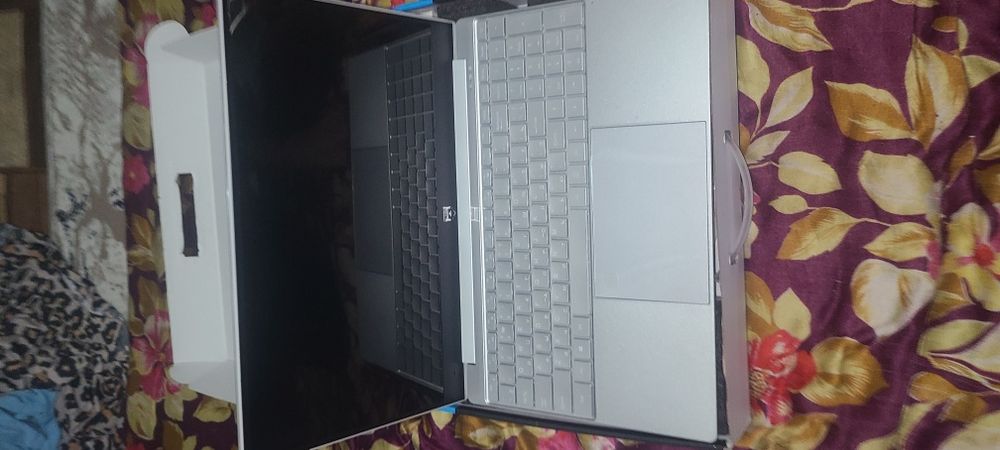 Noutbuk i7 kafolati bilan