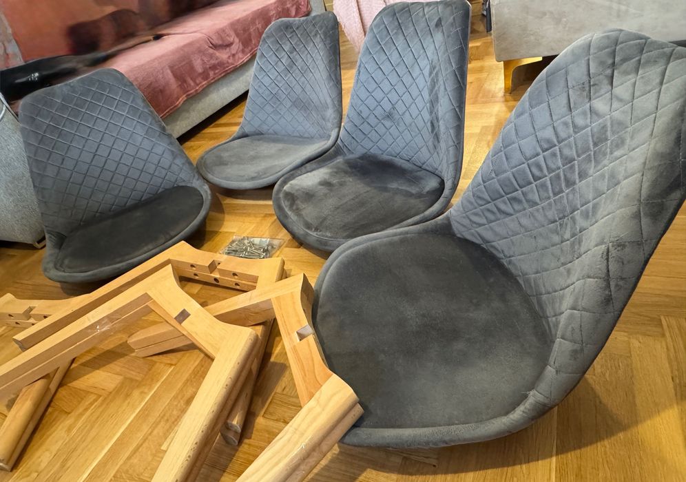 Столове трапезни - 4 сиви с дървени крака