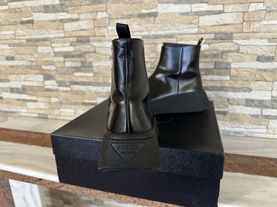 Ghete Barbati Prada