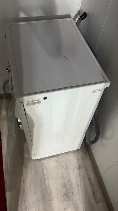Стиральная машина марки LG.