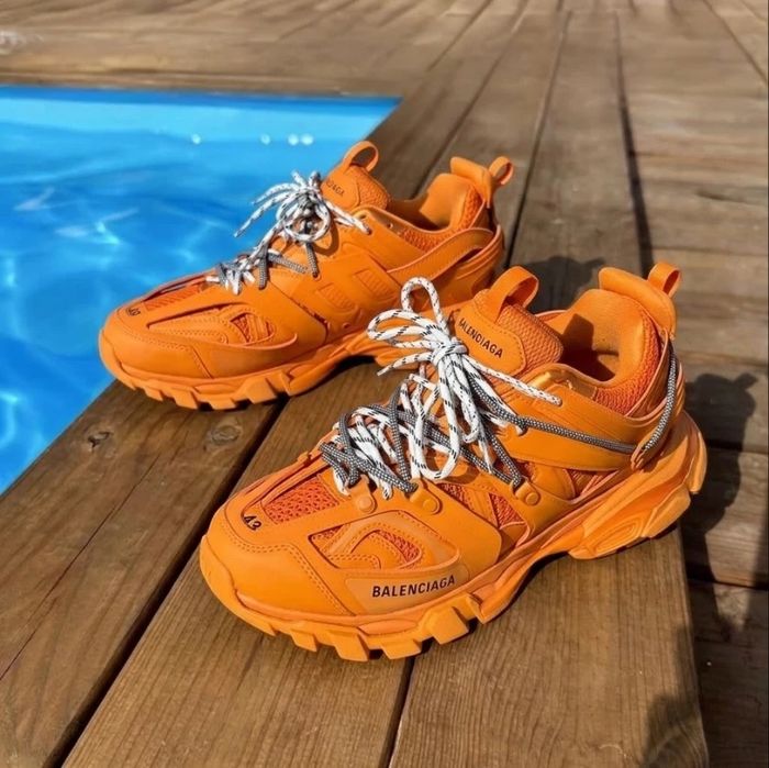 Сникърси Balenciaga  номер 36 -45

НАЛИЧНИ НОМЕРА: 35/ 36 /