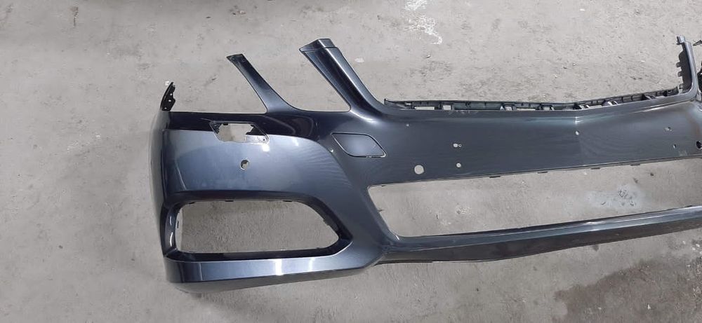 Передний бампер на Мерседес 212 кузов