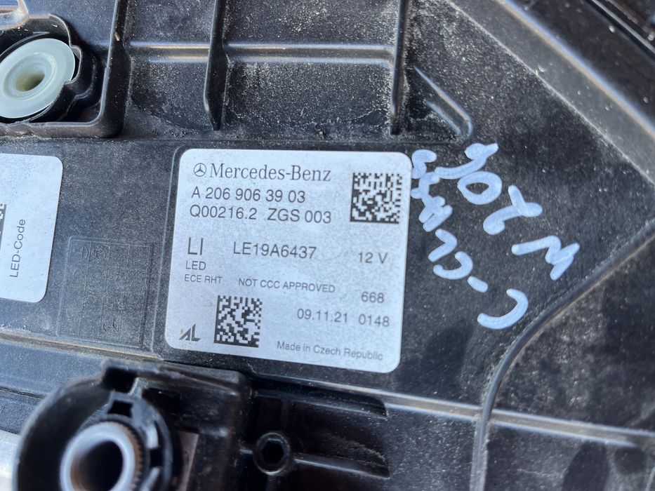 Фар Mercedes C class W206