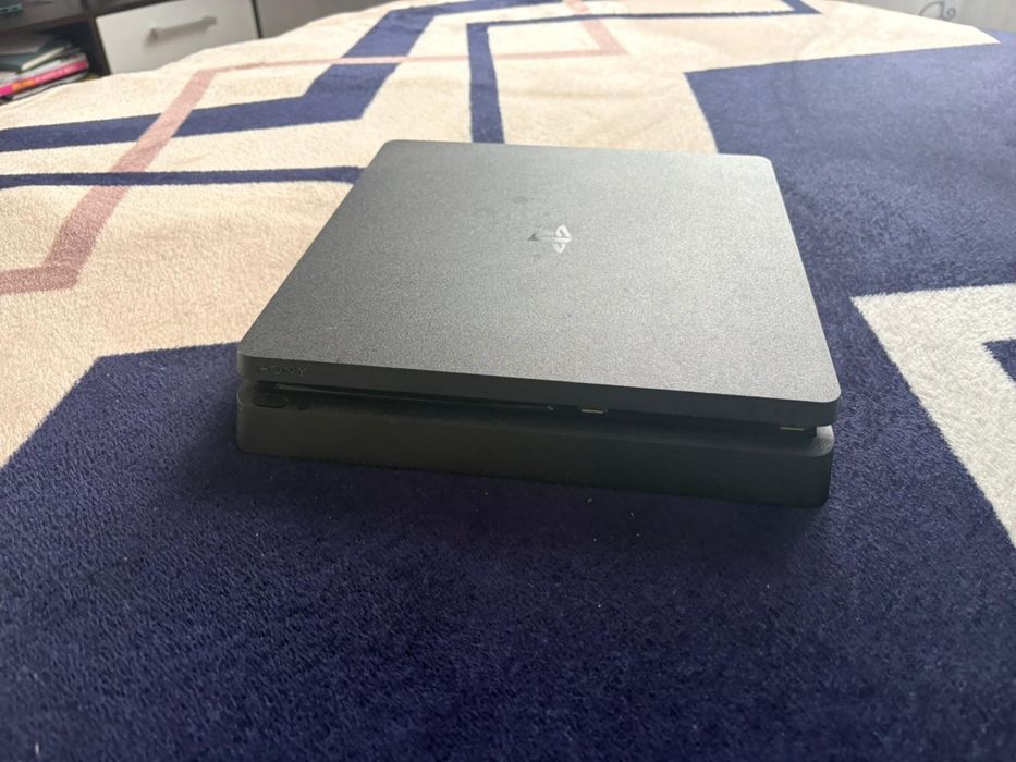 Ps4 slim 400gb + GTA 5