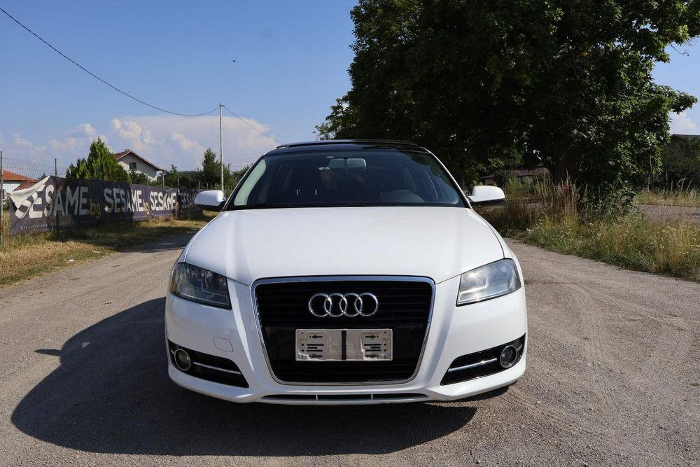 AUDI A3 2.0 170кс. 2011г.  Панорама